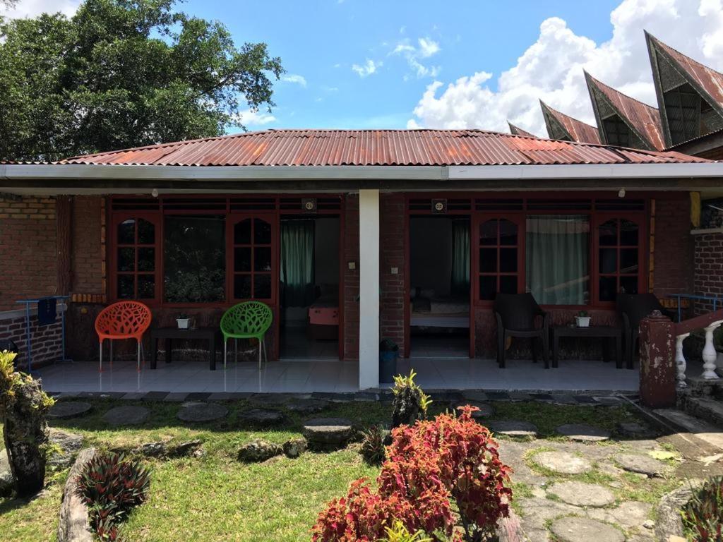 Hisar Guest House Tuk Tuk Extérieur photo
